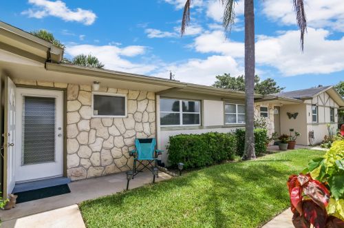2570 Barkley Dr, West Palm Beach, FL 33415-8126