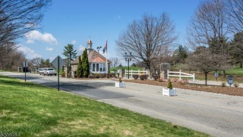 13 Mourning Dove Ct, Hackettstown NJ  07840-3211 exterior