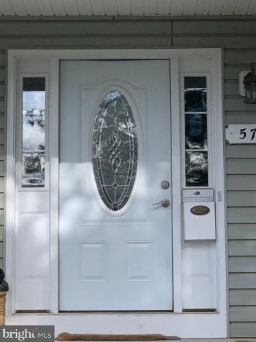 574 Chester St, Strasburg, VA 22657-2006