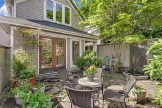 1927 10th Ave, Seattle WA  98119-2821 exterior