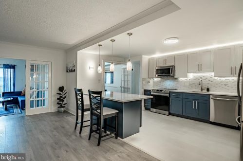 21130 Valley Forge Cir, Norristown, PA 19406-1198