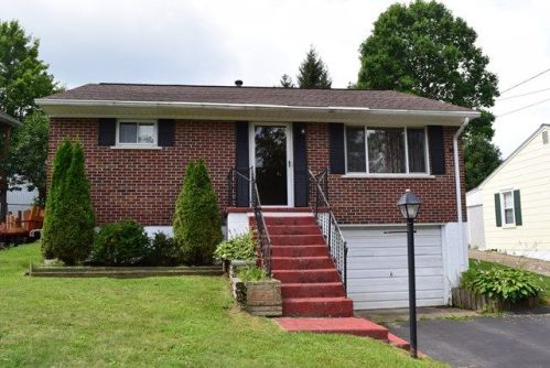 111 Travelers Ln, Beckley WV  25801-3350 exterior