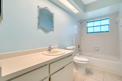 418 Poplar Ct, Maitland FL  32751-5975 exterior