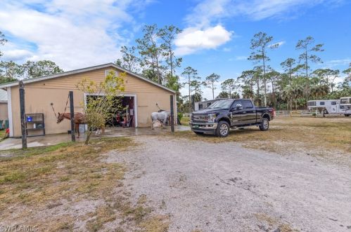 561 20th Ave, Naples FL  34120-3372 exterior