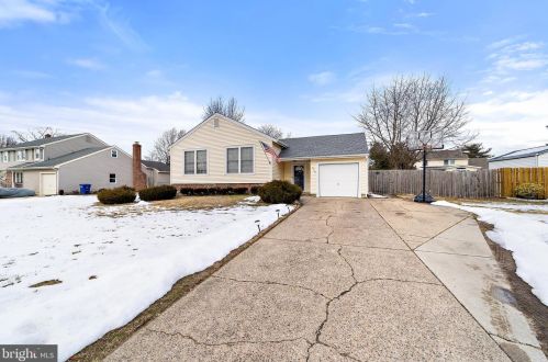 2506 Yellowstone Rd, Riverton NJ  08077-3164 exterior