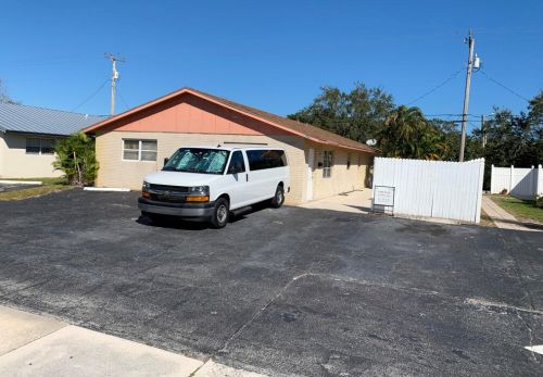 546 Holly Dr, West Palm Beach, FL 33410-4891