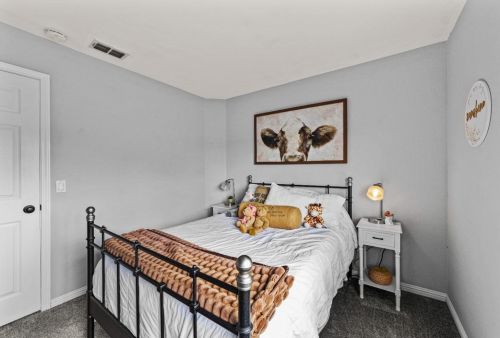 8856 Hiddenspring Way, Elk Grove CA  95758-6153 exterior