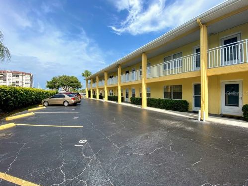 9715 Harrell Ave, Saint Petersburg, FL 33706-3217