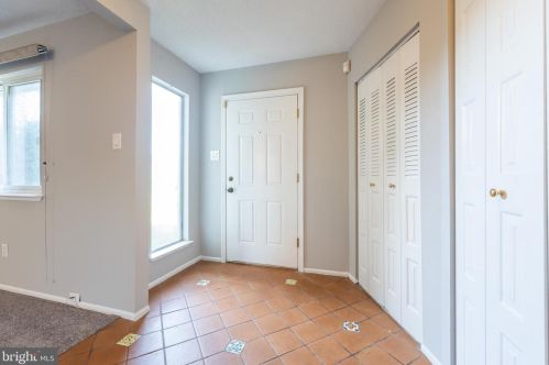 805 Freedom Cir, Harleysville, PA 19438-3948