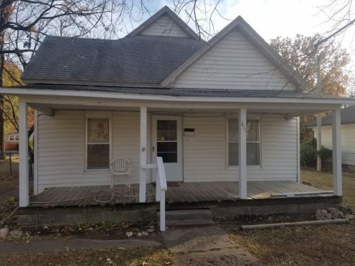 1401 12th Ave, Winfield, KS 67156-3920