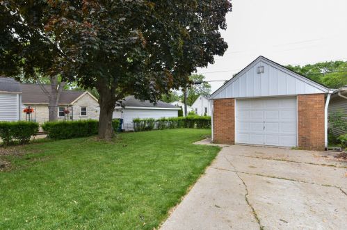 8912 Auer Ave, Milwaukee WI  53222-3624 exterior