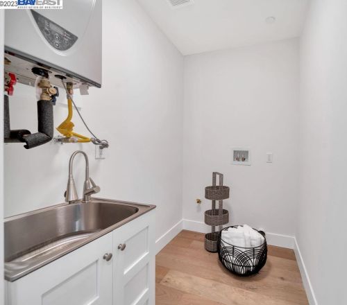 518 Stannage Ave, Berkeley CA  94706-1223 exterior