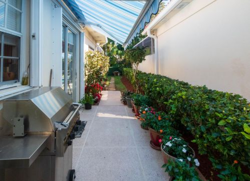 307 Kelsey Park Cir, West Palm Beach, FL 33410-3260