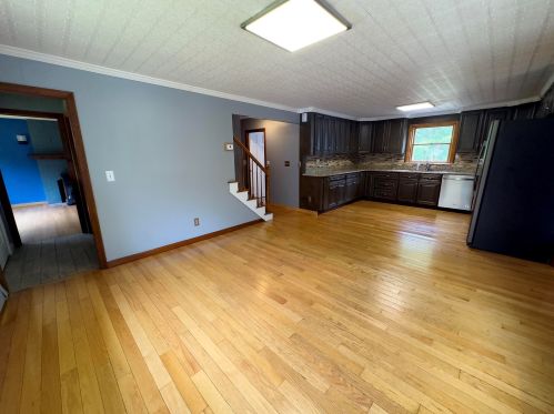 463 Pingree Hill Rd, Auburn, NH 03032-3831