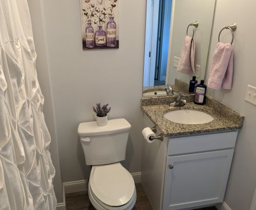 23 Bennett St, Nashua NH  03064-2052 exterior