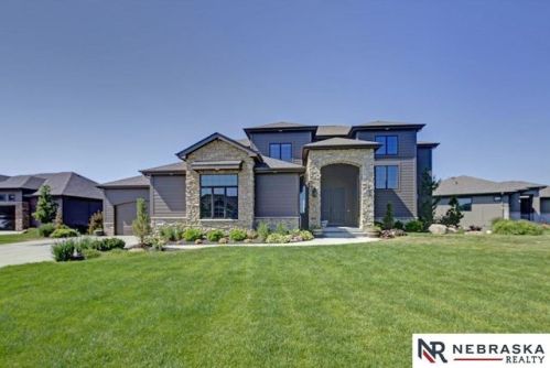 3922 269th Cir, Valley, NE 68064-4435