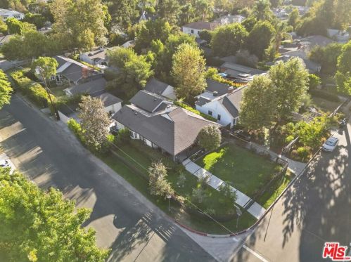 12202 Hartsook St, North Hollywood CA  91601-3961 exterior