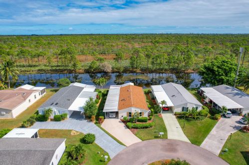 3816 Meadowlark Cir, Fort Pierce FL  34952-3144 exterior