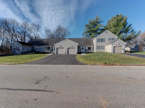 116 Deer Run Trl, Manchester, CT 06042-2488