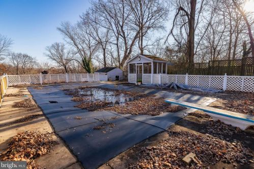 6902 Williamsport Pike, Falling Waters WV  25419-4512 exterior