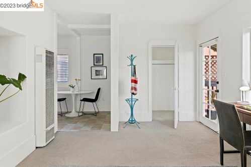 651 Alcatraz Ave, Oakland CA  94609-1005 exterior