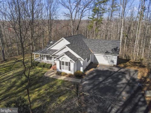 25 Countryside Dr, Fredericksburg VA  22406-4142 exterior