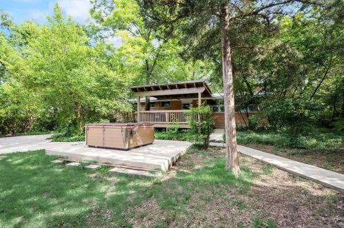 1411 Greenwood Dr, Denton TX  76209-2206 exterior