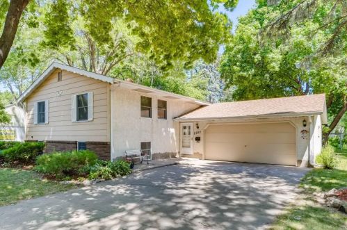 2182 Desoto St, Saint Paul, MN 55117-1829