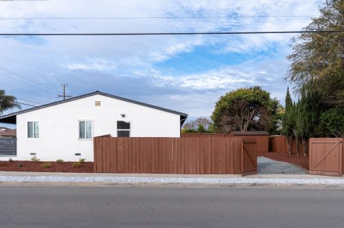 26184 Stanwood Ave, Hayward CA  94544-2736 exterior