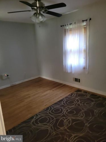 10 Varmar Dr, New Castle DE  19720-2036 exterior