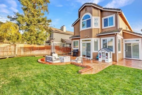 667 Poppy Cir, Vacaville CA  95687-7252 exterior