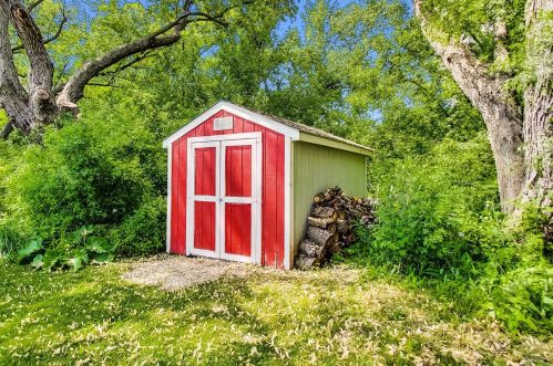 25206 Kickapoo Dr, Kansasville WI  53139-9708 exterior