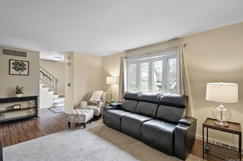 37 Marcy Ln, Middletown, NY 10941-1819