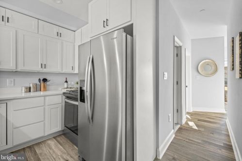 1111 Holbrook Ter, Washington DC 20002-2704 exterior