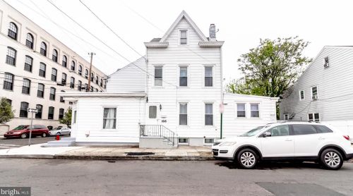 188 Division St, Trenton, NJ 08611-1036