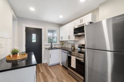 433 Green St, Whitaker PA  15120-3031 exterior