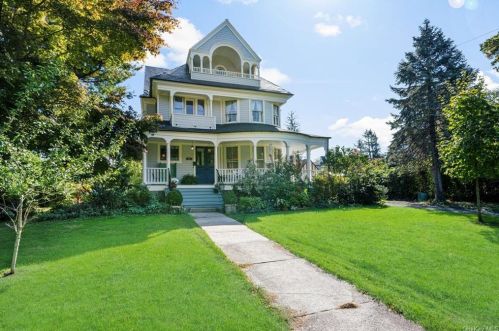 11 The Blvd, New Rochelle, NY 10801-4228