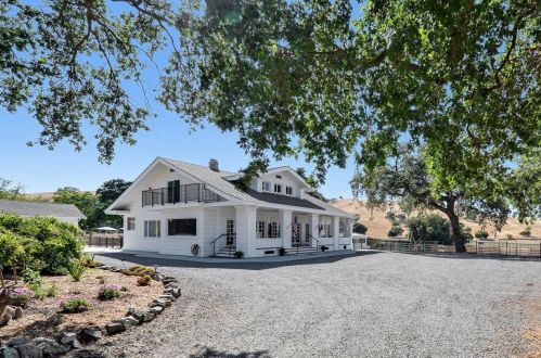 19665 Hale Ave, Morgan Hill, CA 95037-2510