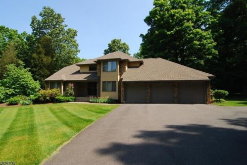 4 Alpine Dr, Columbia, NJ 07832-2606