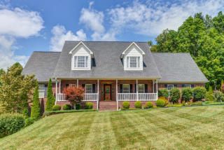 133 Cypress Pt, Hendersonville, NC 28739-7803