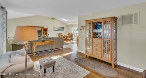 520 New York Ave, Bricktown NJ 08724-1416 exterior