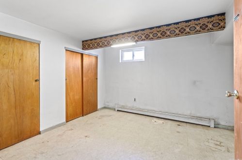 56 Wellington Rd, Floral Park NY  11003-1414 exterior