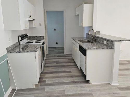 1200 Palm Walk Ln, Fort Pierce, FL 34950-3267