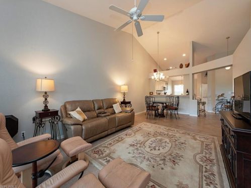 5502 Greenwood Cir, Naples, FL 34112-7112