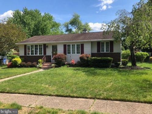 309 8th St, West Deptford, NJ 08086-3057