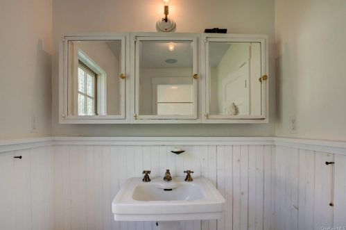 300 Tuthill Rd, Barryville NY  12719-3608 exterior
