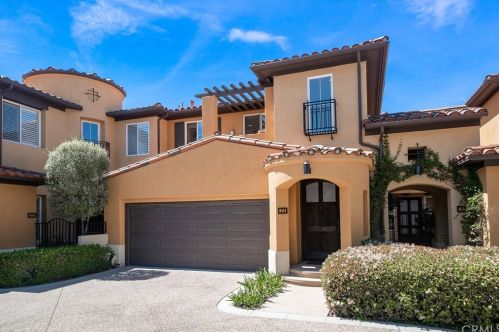 11 Valore Dr, Newport Beach, CA 92657-1523
