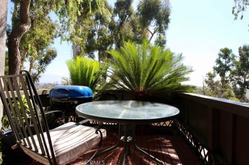 1736 Mountain Terrace Ln, Montebello CA  90640-2064 exterior