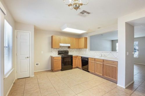 7028 Doyal Dr, Austin TX  78747-3902 exterior