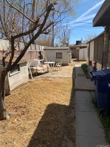 2026 Lingard St, Lancaster CA 93536-6513 exterior